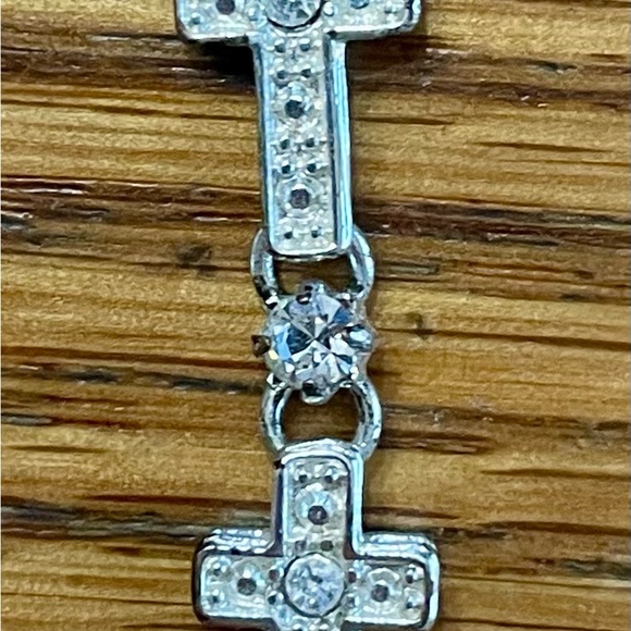 Avon Sparkling silver cross tennis bracelet with extender - Picture 2 of 3
